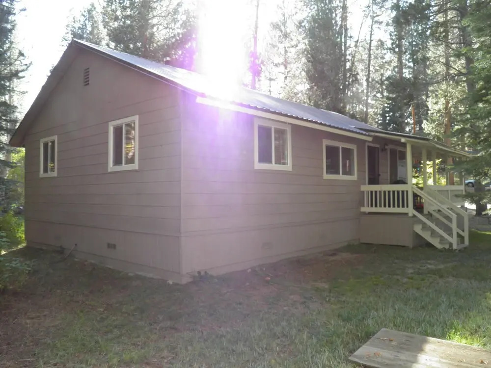Pet Friendly, Cozy With Wrap Around Porch