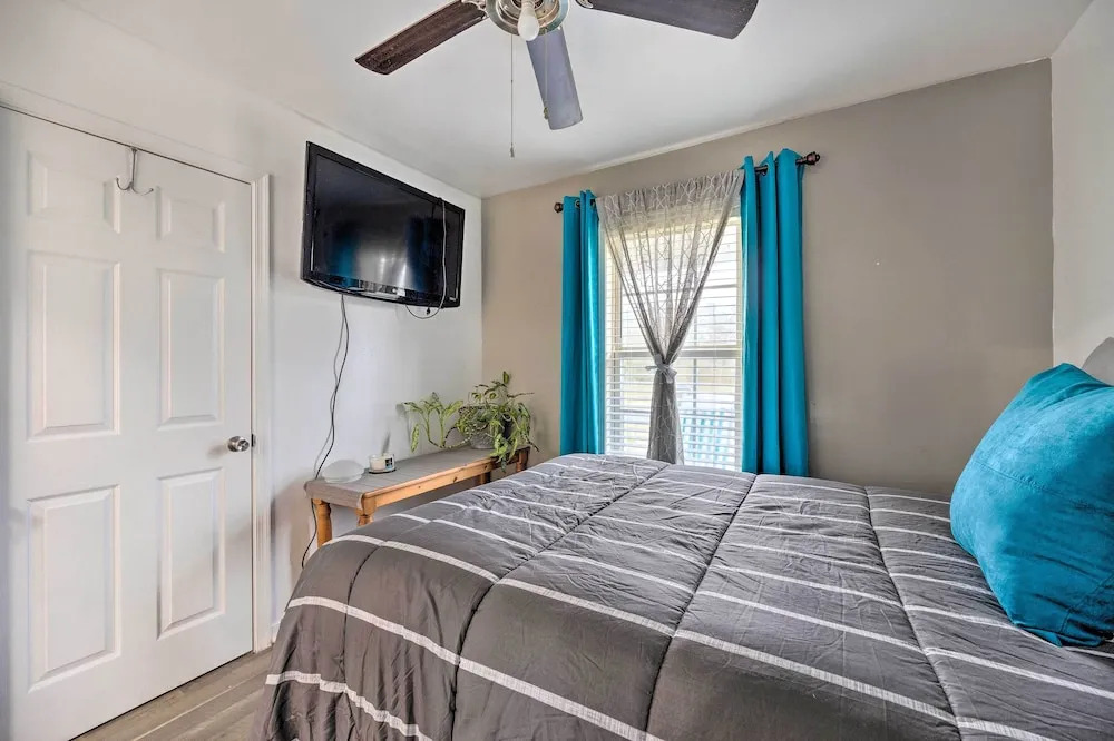 Richmond Home with Pool, 5 Mi to Downtown