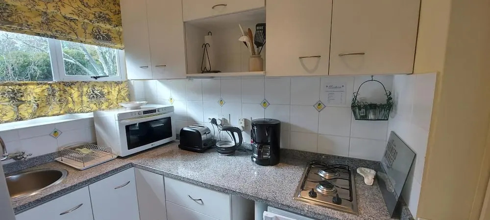 Roosboom Luxury Studio - With Sea View and Kitchen, Ideal for 2 Guests, Capetown