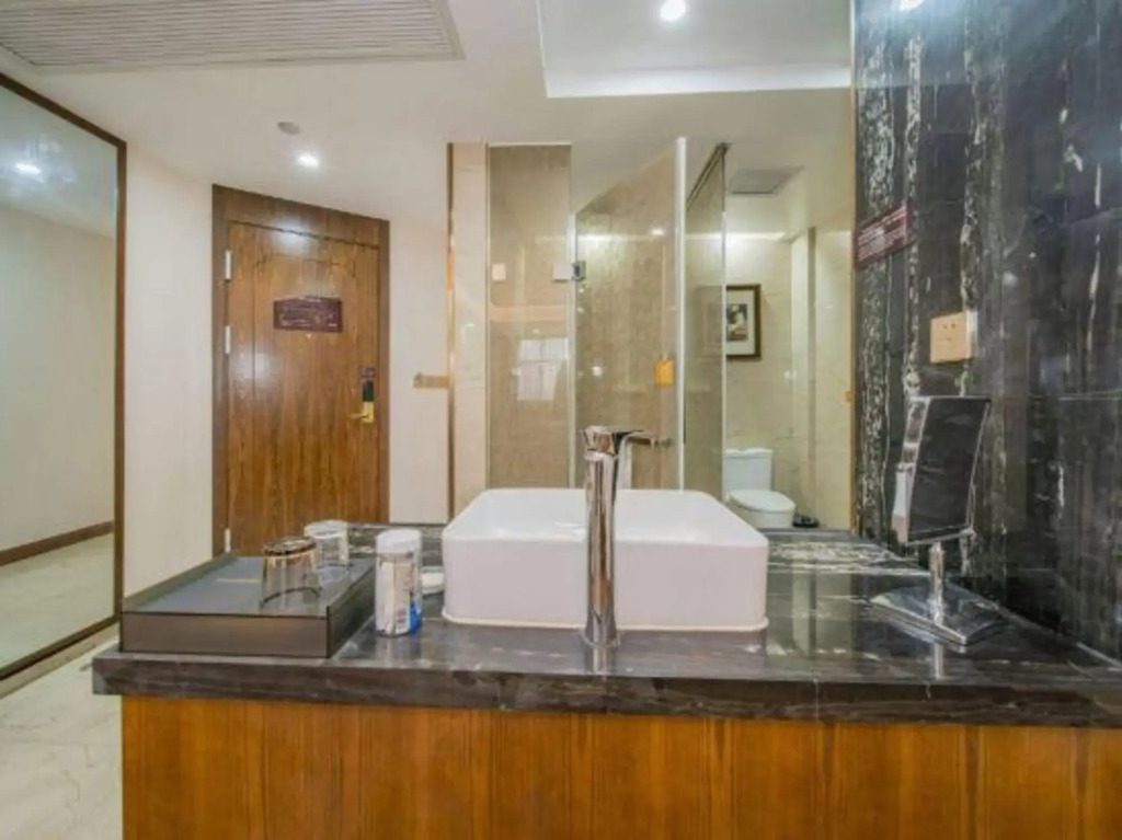 Jianan Business Hotel