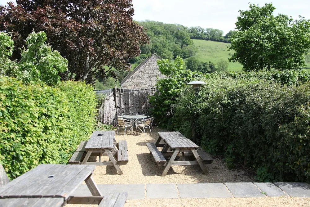Wheelwrights Arms Country Inn & Pub