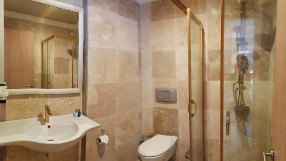 Ebruli Otel Cunda
