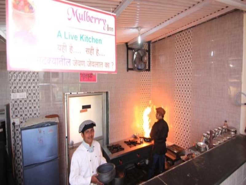 Hotel Mulberry Inn