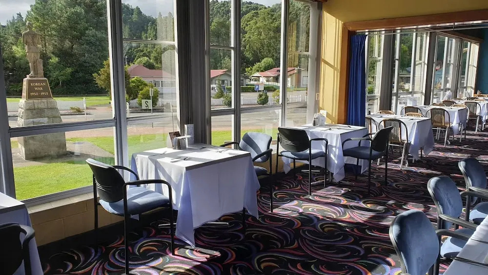 Mt Lyell Motor Inn - By Orangepete