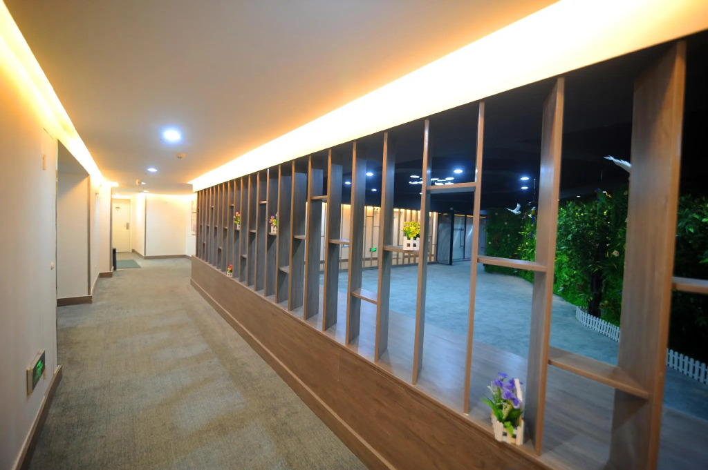 Elan Inn Suzhou Xinqu Heshan Metro Station
