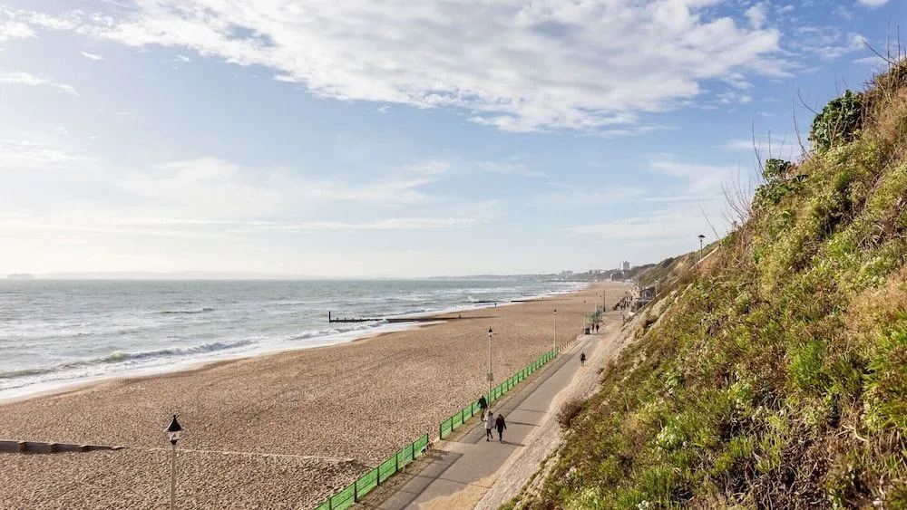 Beachcliff - On the Seafront with Two Balconies