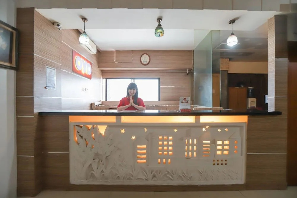 OYO 467 Penthouse Hotel