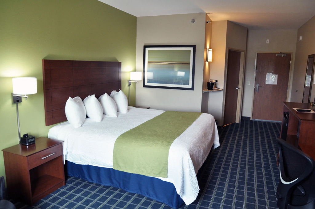 Brookstone Lodge & Suites
