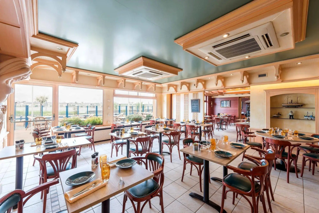 Logis Hotels - Au Poisson dArgent - Hôtel 3 étoiles et restaurant