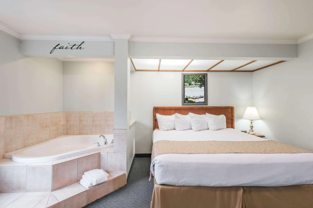 Travelodge by Wyndham Livingston