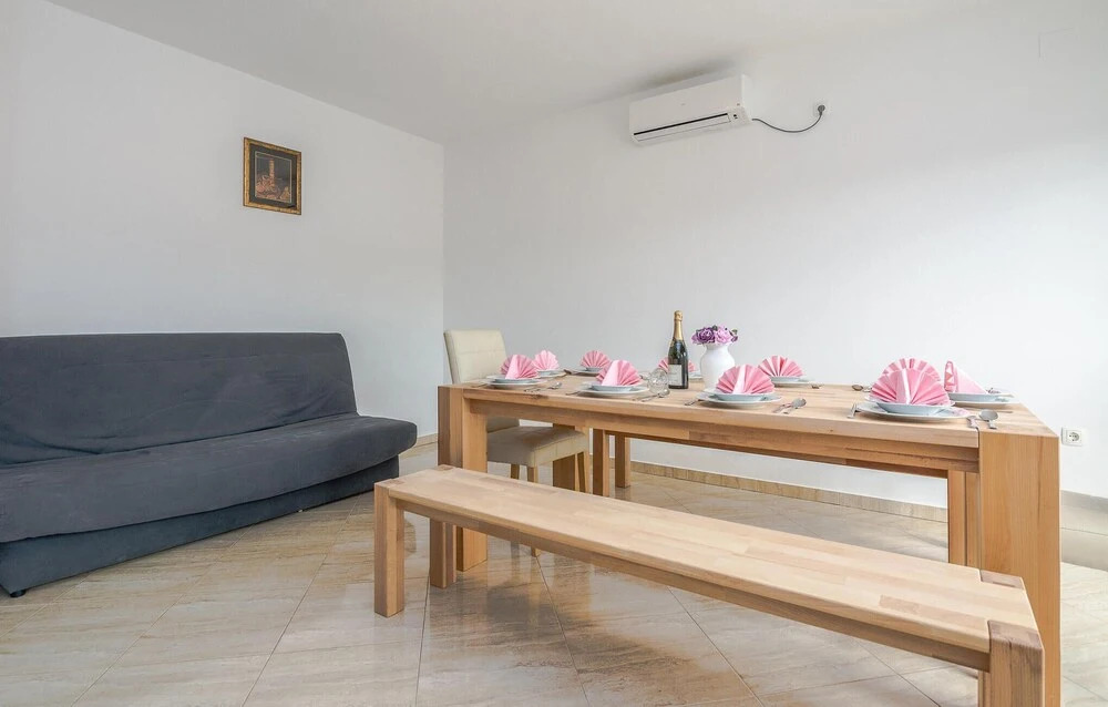 Awesome Home in Vir With 4 Bedrooms and Wifi