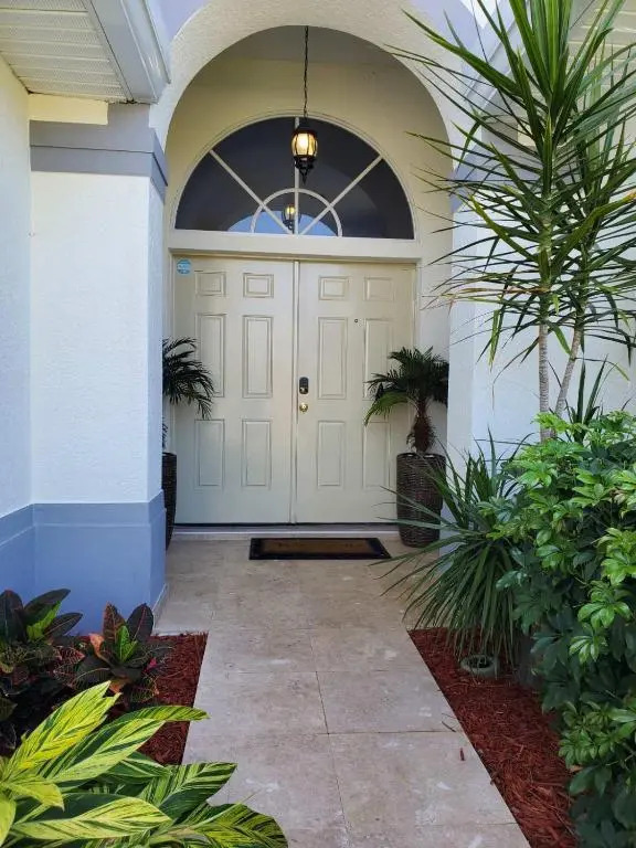2 Private Cabanas with a private Pool and outdoor kitchen