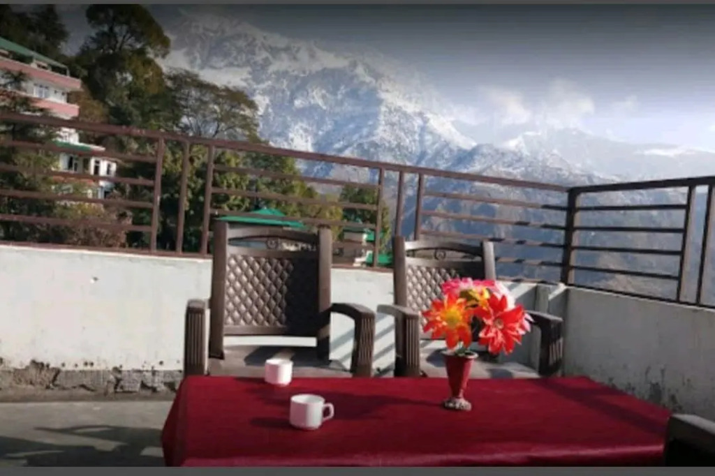 Pause dwelling Palace