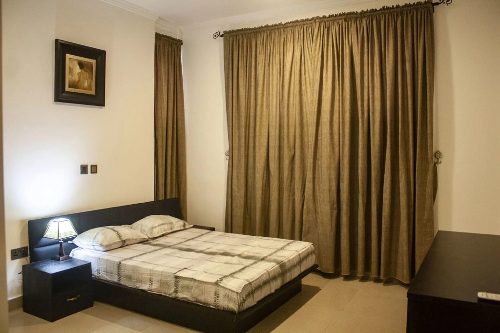 Emerald Suites