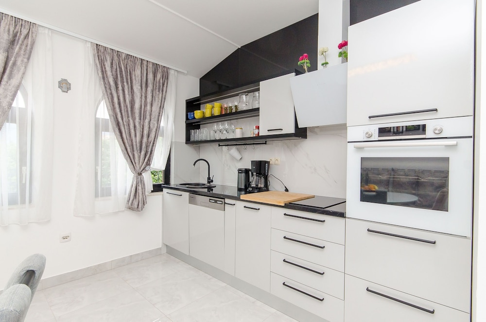 Apartment Ana With Private Pool