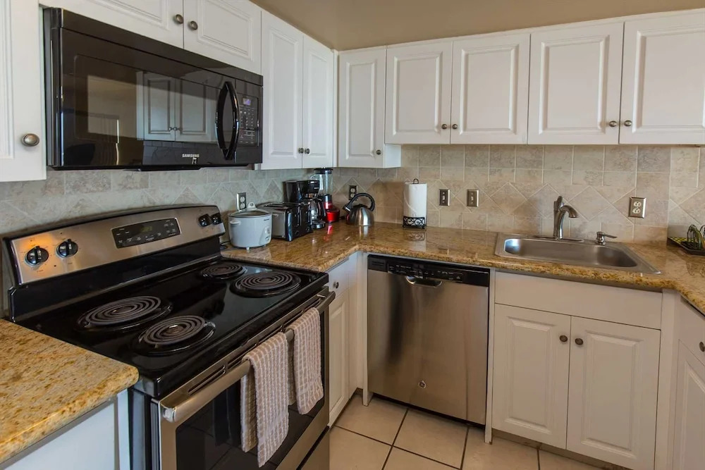 1777 Ala Moana Blvd-4 by RedAwning
