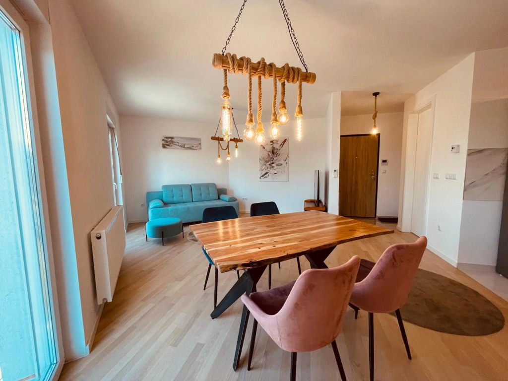 Apartment 7