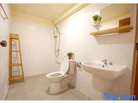 Tofu House CNX Near Nimman- Airport 4 bedroom 6 bed with 3 Bath Room