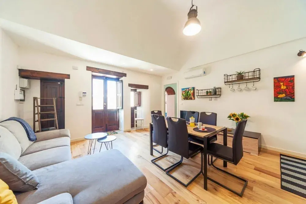 Valuk-Piazza Duomo Charming Apartment