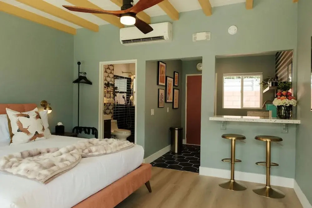 Mod Maya Hotel in Palm Springs