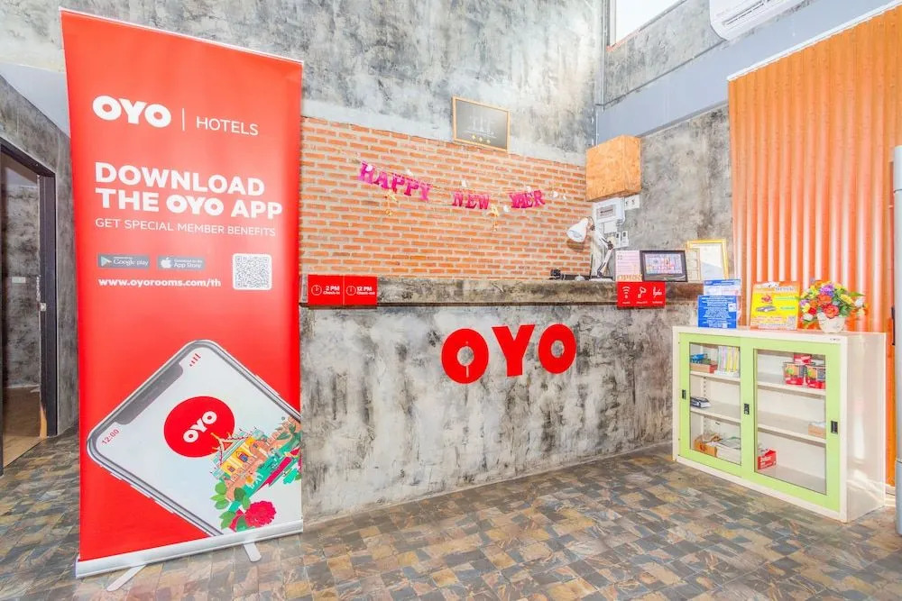 OYO 650 At Night Pranburi