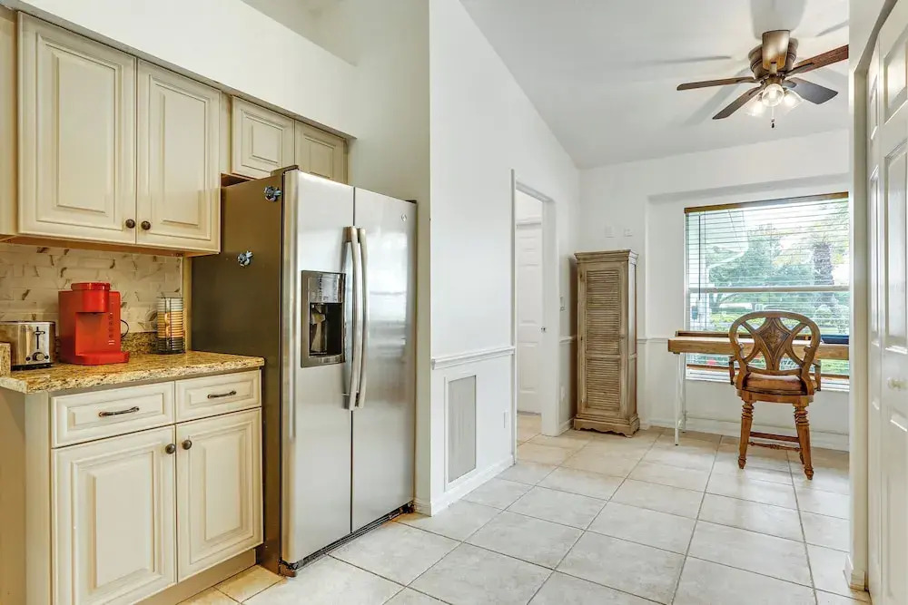 5 Mi to Naples Beach - Getaway w/ Screened Lanai!