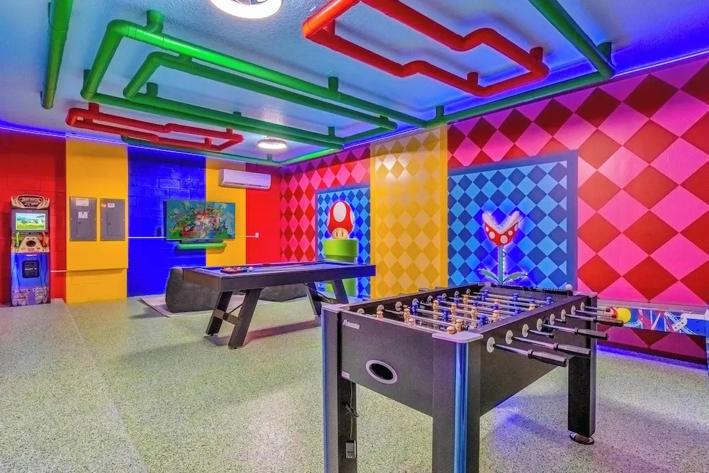 Upstay Epic 15br Mansion for Big Groups Near Parks
