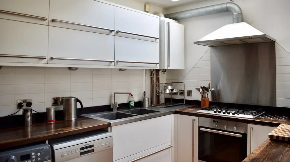 2 Bedroom Flat in Brockley With Garden
