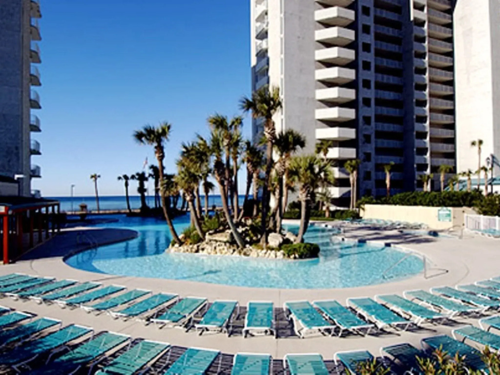 Long Beach 3 702 627852 by RedAwning