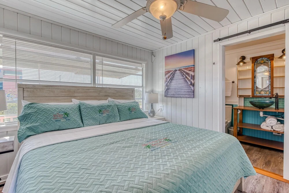 The Cotton Candy Beach House 3 Bedroom Cottage by Redawning