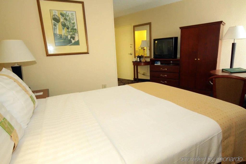 Holiday Inn Charleston-Riverview by IHG