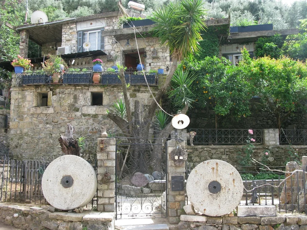 Antique Seaside Stone House - Boat Trips