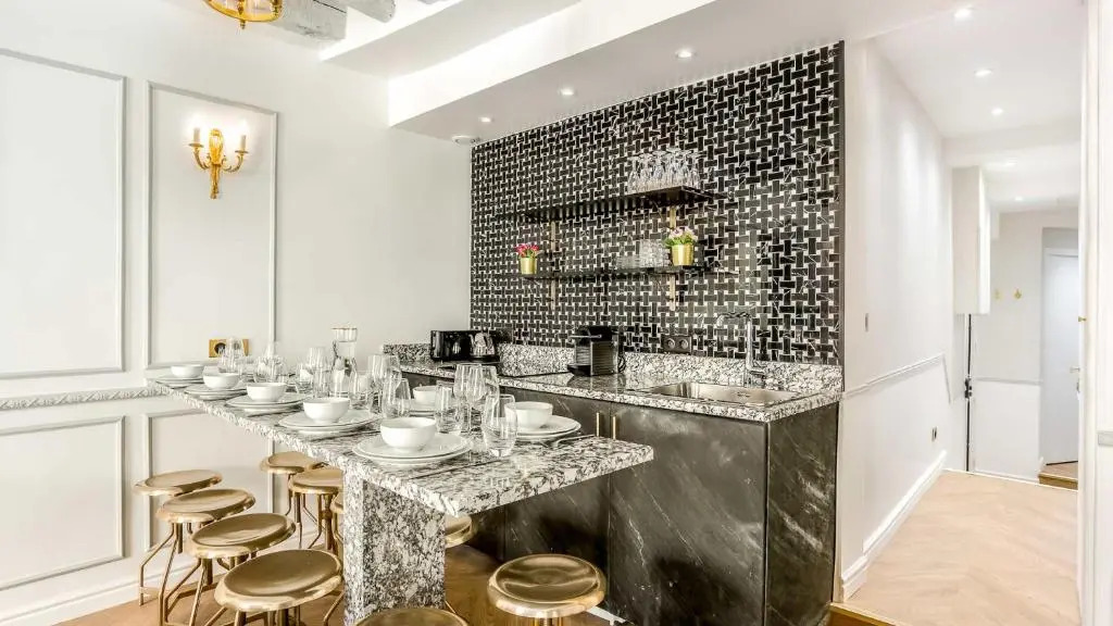 Luxury 4 bedroom 3 bathroom Aristocratic apartment - Louvre
