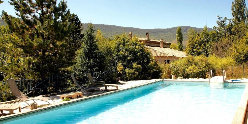 Le Moulin de la Viorne, gîte avec piscine au cœur de la nature en Haute-Provence