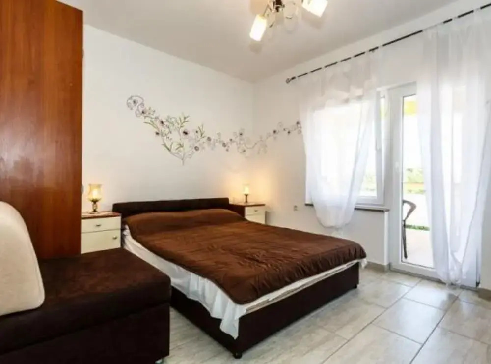 Family Apartmani Sara Malinska
