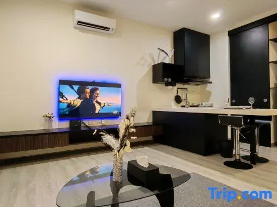 sunway velocity studi  A romantic night awaits you.