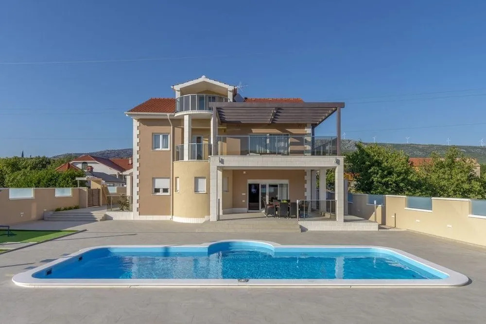 Villa Neda