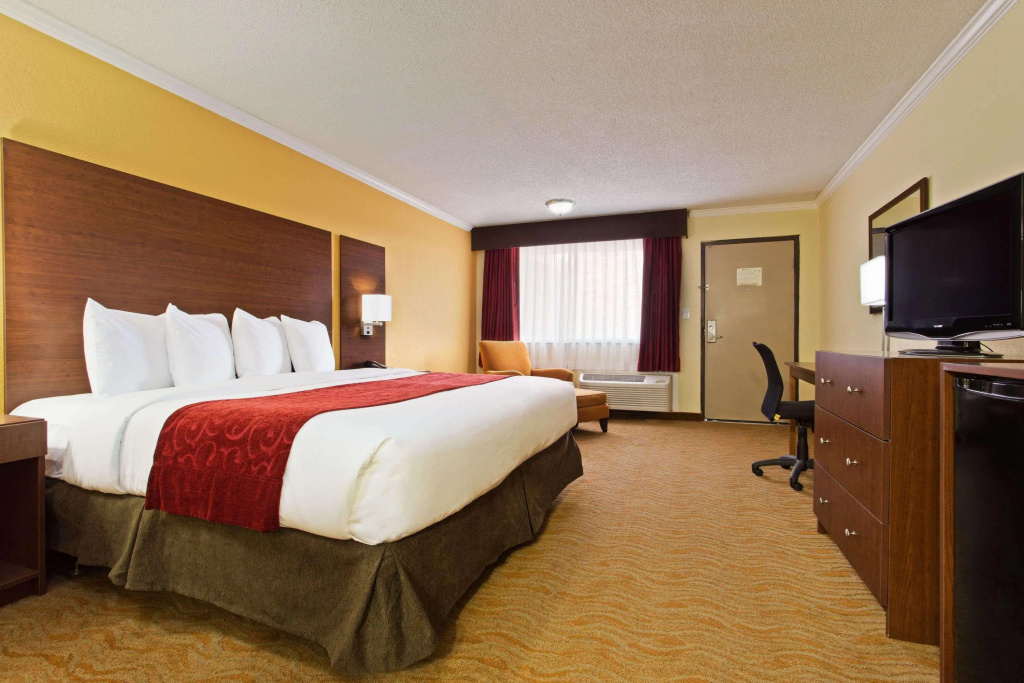 Ramada by Wyndham Tampa Westshore Airport South
