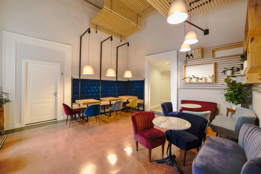 The Dante House by House In Naples