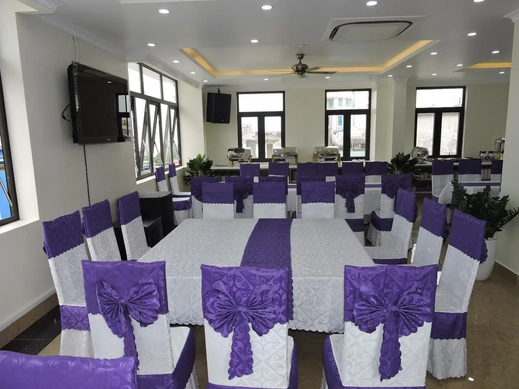 White Crown Hotel