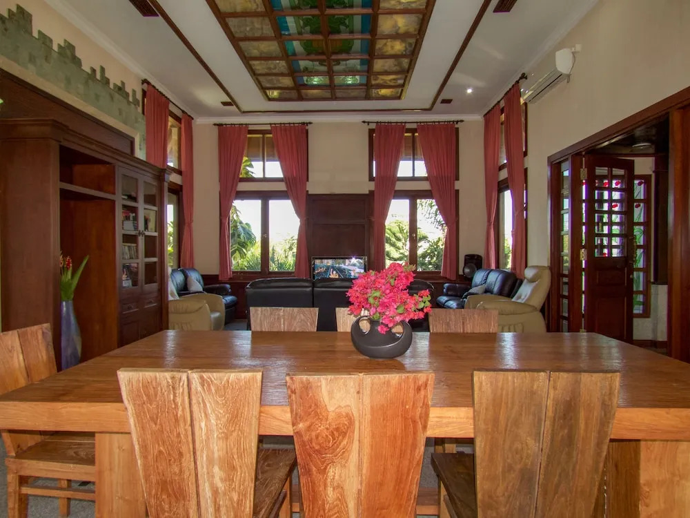 Dynasty Estate