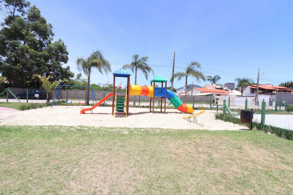 Excelente 02 Dormitórios Condomínio Clube   Pm02h