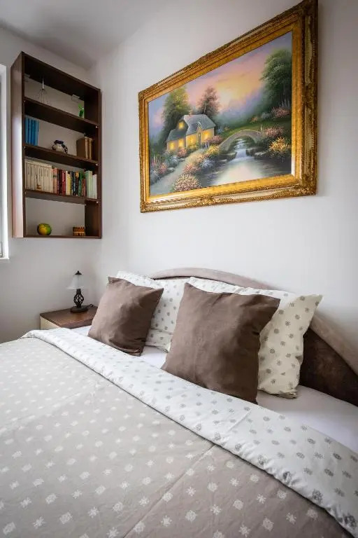 Crystal Apartment