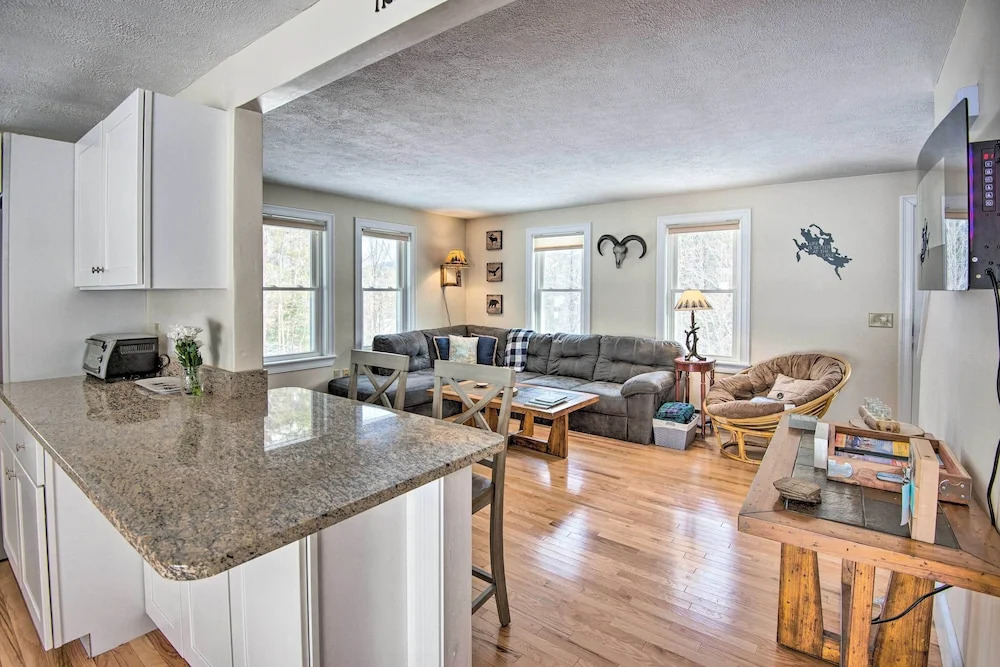 Gilford Home w/ Forest View, by Lake Winnepesaukee