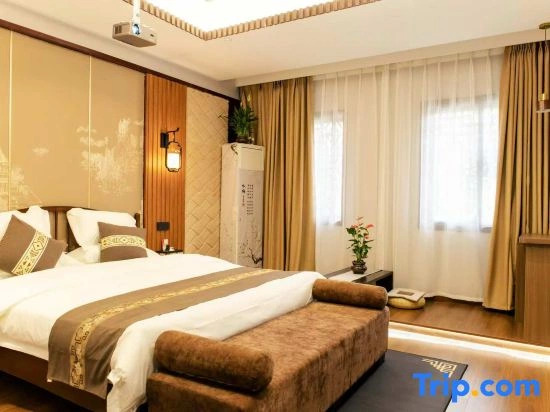 Luxi Qixi Bieyuan Homestay (Alu Ancient Cave Branch)