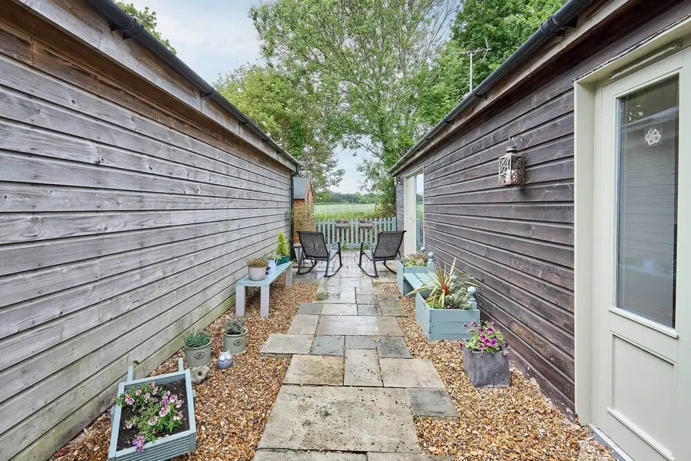 Host Stay Kestrel Cottage