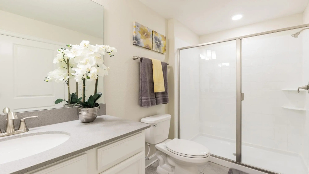 Spacious 6BR w Pool SPA With a Stunning Green View