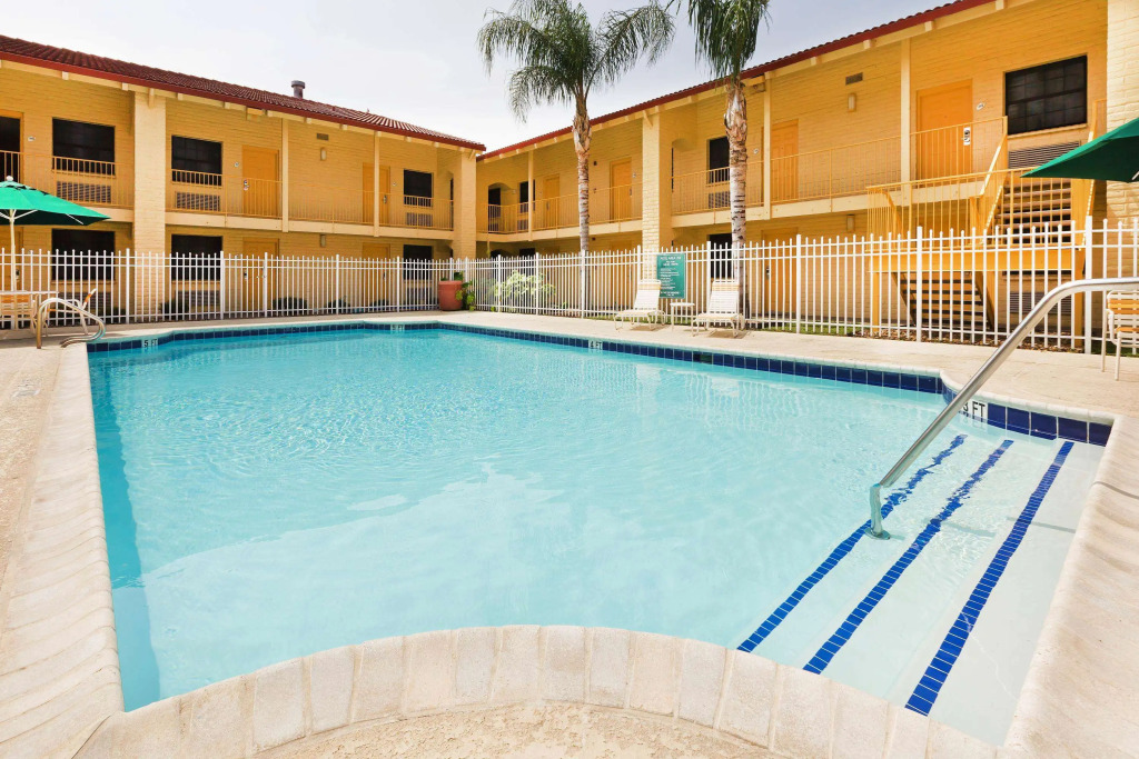 La Quinta Inn by Wyndham Victoria