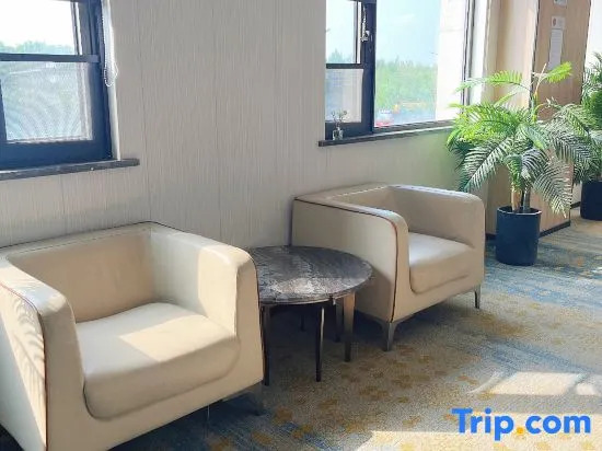 VX Hotel (Shanghai Lingang Dishui Lake Tianwenguan Ocean Park)