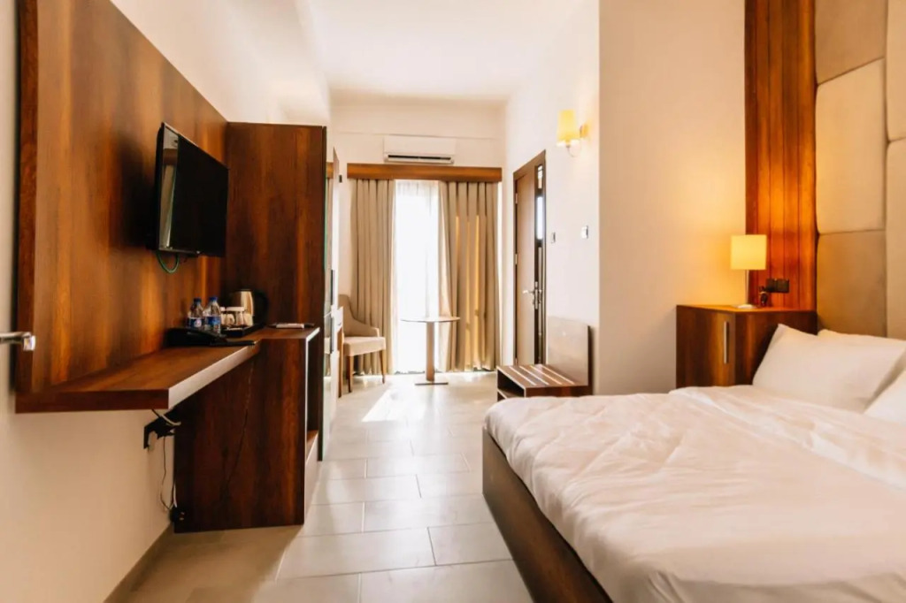 Cezar's Airport Hotel